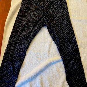 Victoria's secret PINK black animal print leggings